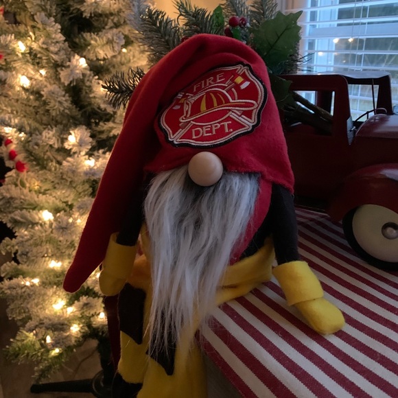 Fireman Gnome - Picture 2 of 2